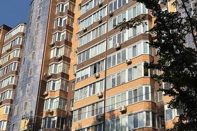 Квартира, що складається з однієї житлової кімнати, заг. пл. (кв.м): 50.6, житл. пл. (кв.м): 22.2, що розташ. за адресою: Сумська обл., м. Суми, вул. Харківська, буд. 6, секц. 3, кв. 38. РНОНМ: 1765646159101