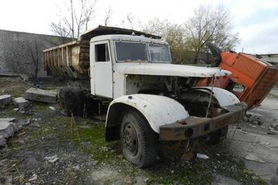 Вантажний автомобіль: КРАЗ 256 Б1, (самоскид), 1992 р. в., колір білий, ДНЗ: 0250ВГЛ, VIN: 0738539