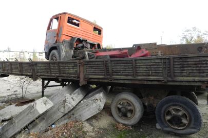Вантажний автомобіль: КАМАЗ 5410, (сідловий тягач), 1989 р. в., колір червоний, ДНЗ: ВВ5386АМ, VIN: 54100195822