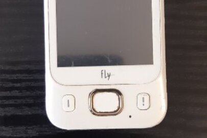 Мобільний телефон "FLy" б/в