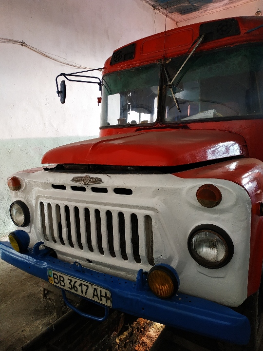 Автобус - (пасажирський) КАВЗ 3270, 1991 р.в., червоного кольору, ДНЗ ВВ3617АН, номер шасі : 1353085М0012685