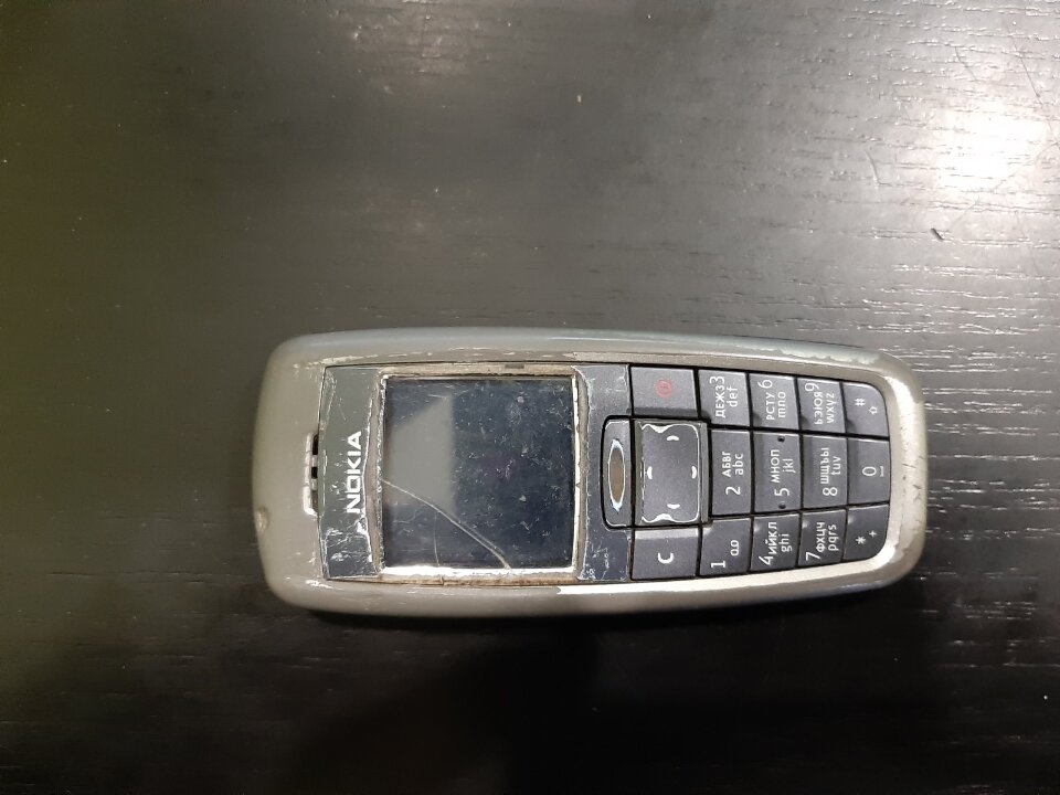 Мобільний телефон «Nokia» сірого кольору, ІМЕІ: відсутній