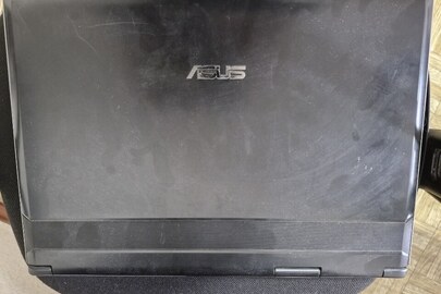 Конфіскація майна за ухвалою суду: ноутбук марки "Asus" (стан б/в), жорсткий диск марки Toshiba (стан б/в), твердотілий накопичувач марки Apacer (стан б/в)