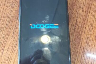 Мобільний телефон марки "Doogee" чорного кольору з сім-карткою +380986578930,б/у