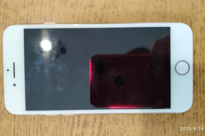 Конфісковане майно за рішенням суду: мобільний телефон "Iphone 8", ІМЕІ: 359494082960214, з сім -карткою мобільного оператора ПрАТ "Водафон" +380950470791, б/в