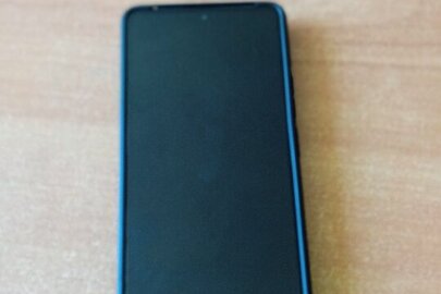 Конфіскація майна згідно рішення суду: мобільний телефон марки Redmi Note 13 Pro, в чохлі накладці чорного з синім кольору, б/в