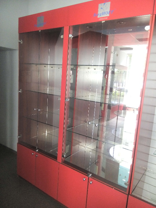 Стелаж для торгівлі, червоного кольору 