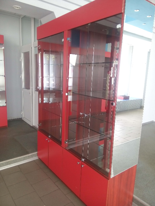 Стелаж для торгівлі, червоного кольору