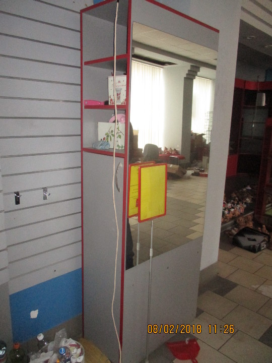 Стелаж-господарський, з однією дверцею