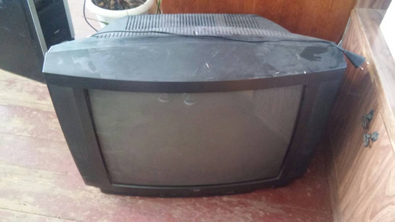 Телевізор SEG, чорного кольору