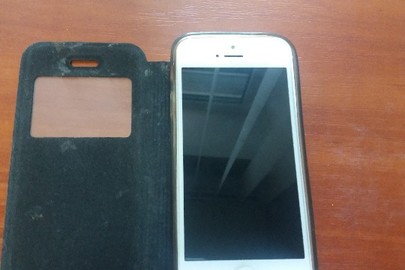 Мобільний телефон "Iphone", білого кольору, б/в