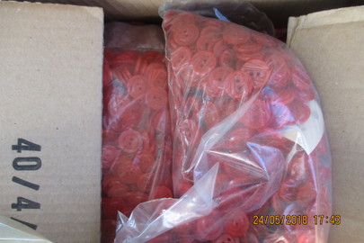 Ґудзики червоного кольору, діаметром 17 мм, в кількості 35000 шт., нові