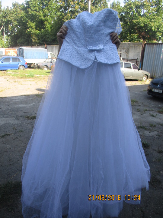 Весільна сукня, білого кольору