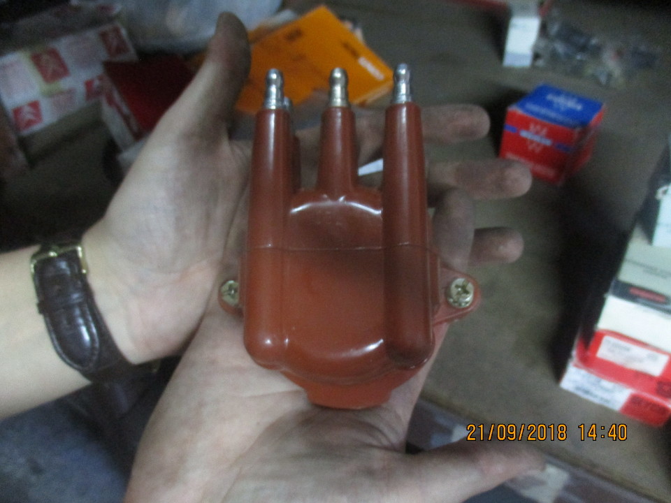 Кришка переривача - розподільника, коричневого кольору, 1 шт.