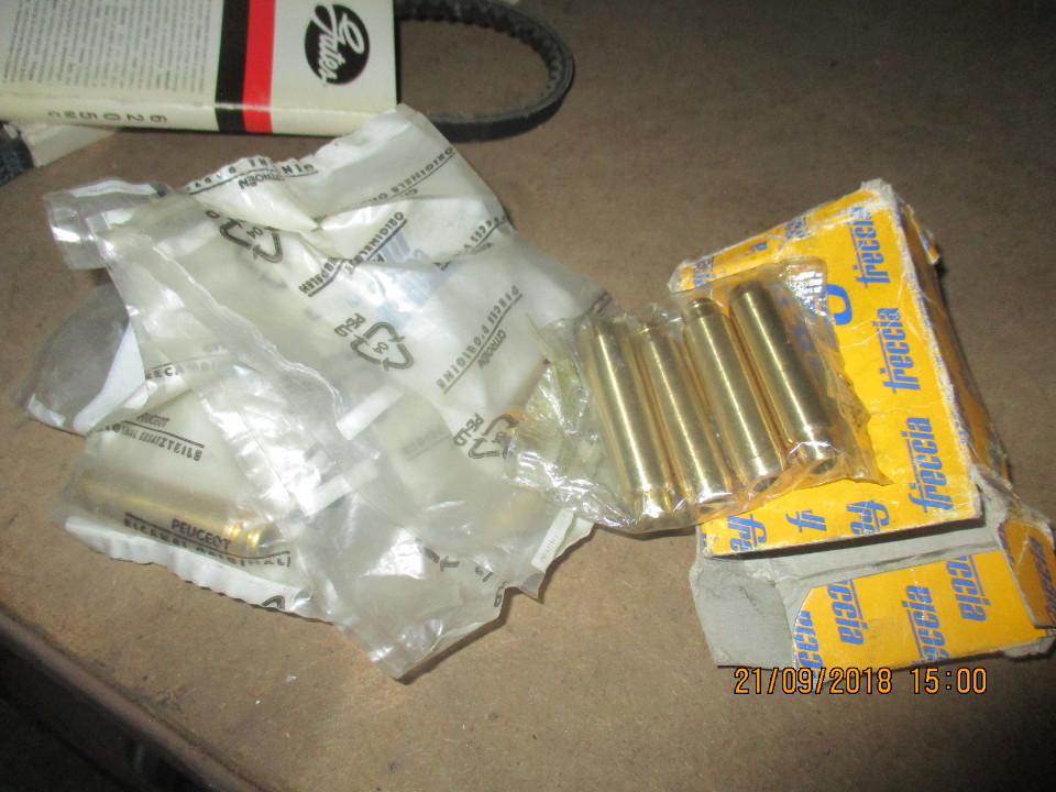 Направляючі клапанів в кількості 5 уп., 8 шт.