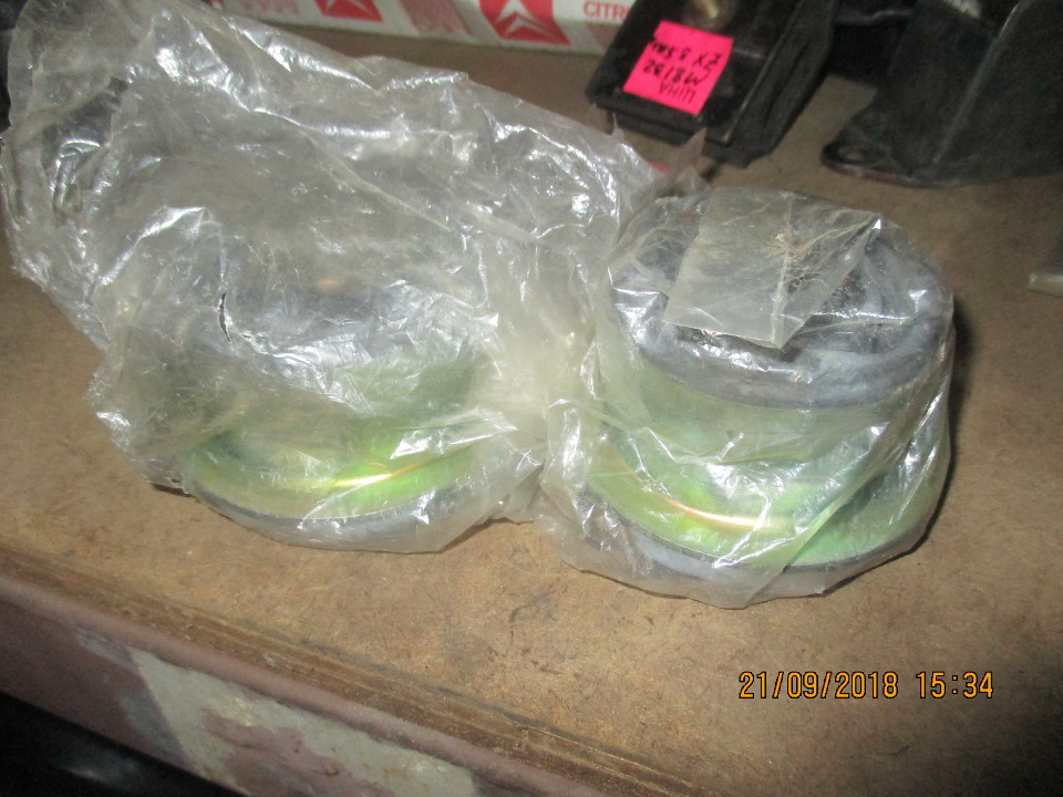 Сайленблоки задньої балки, в кількості 2 шт.