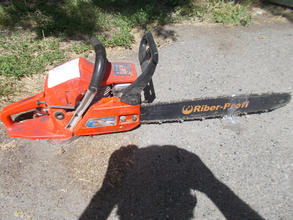 Бензопила марки 