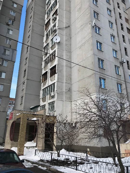 1/2 частина нежилого приміщення літ.