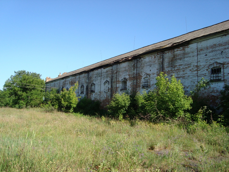 Комплекс будівель та споруд зерноскладу, загальною площею 1215,10 кв.м., що знаходиться за адресою: Черкаська обл., Кам'янський р-н, с. Райгород, вул. Б. Хмельницького, 1-в