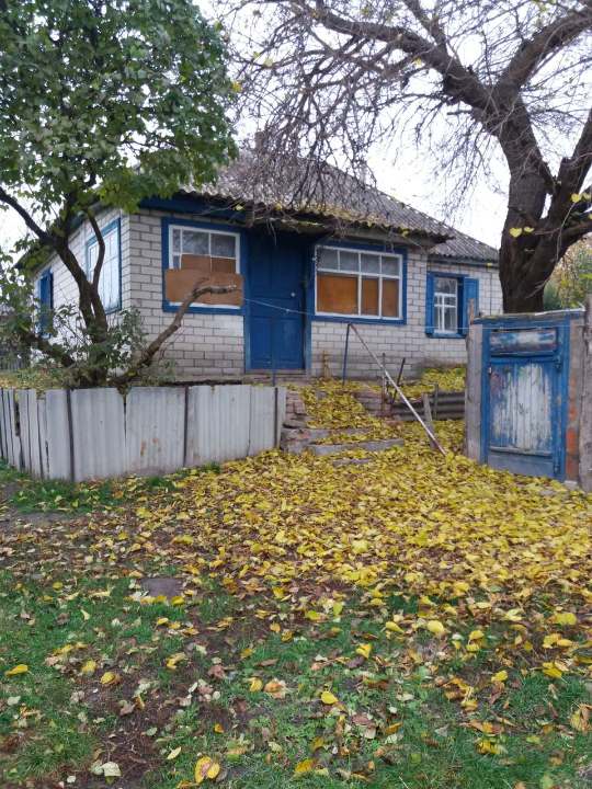 Житловий будинок з надвірними спорудами, загальною площею 45,5 кв.м. та  земельна ділянка, К/Н: 7121589401:02:006:0140, загальною площею 0,2919 га, що знаходиться за адресою: Черкаська обл., Золотоніський р-н, с. Благодатне, вул. Героїв Праці, буд. 66