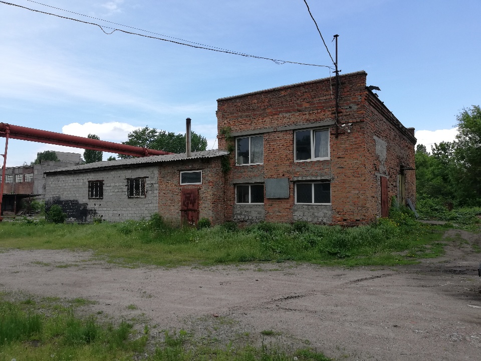 1/3 частина комплексу нежитлових будівель, загальною площею 253,7 кв.м., що знаходиться за адресою: м. Черкаси, вул. Сурікова, 14а