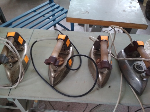 Праска електрична, в кількості 4 шт.