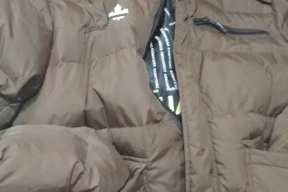 Куртка зимова, чоловіча, коричневого кольору з в'язаними манжетами, модель: DSQUARED2, розмір XL, 1 шт.