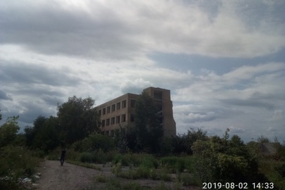 Нежитлові будівлі, загальною площею 10254,10 кв.м., що знаходяться за адресою: Черкаська обл., Драбівський р-н, смт. Шрамківка, вул. Чапаєва, 35