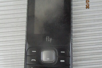 Мобільний телефон "Fly", чорного кольору, б/в