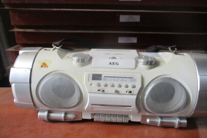 Магнітофон "AEG", сірого кольору, б/в