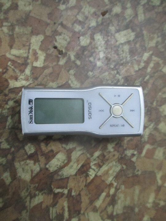 MP3 плеєр, модель m240, сірого кольору, б/в