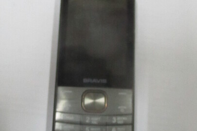 Мобільний телефон марки Bravis, сірого кольору, б/в