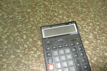 Калькулятор Brilliant, модель BS-444B, чорного кольору, б/в