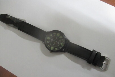 Годинник наручний чоловічий Resistant K2770, чорного кольору