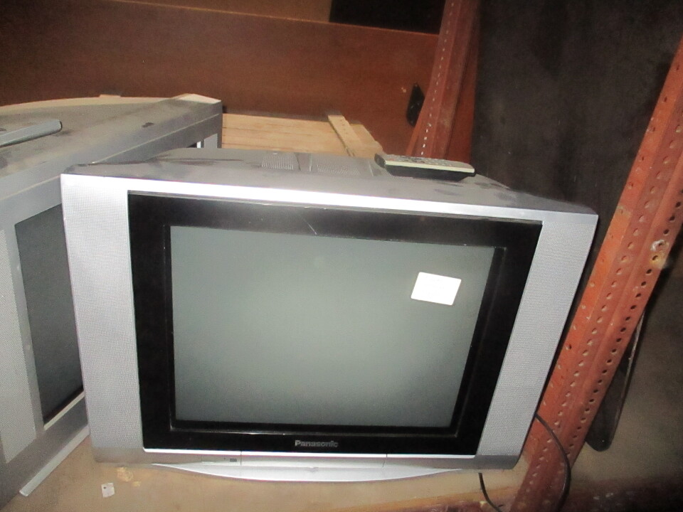 Телевізор Panasonic, сіро-чорного кольору, б/в