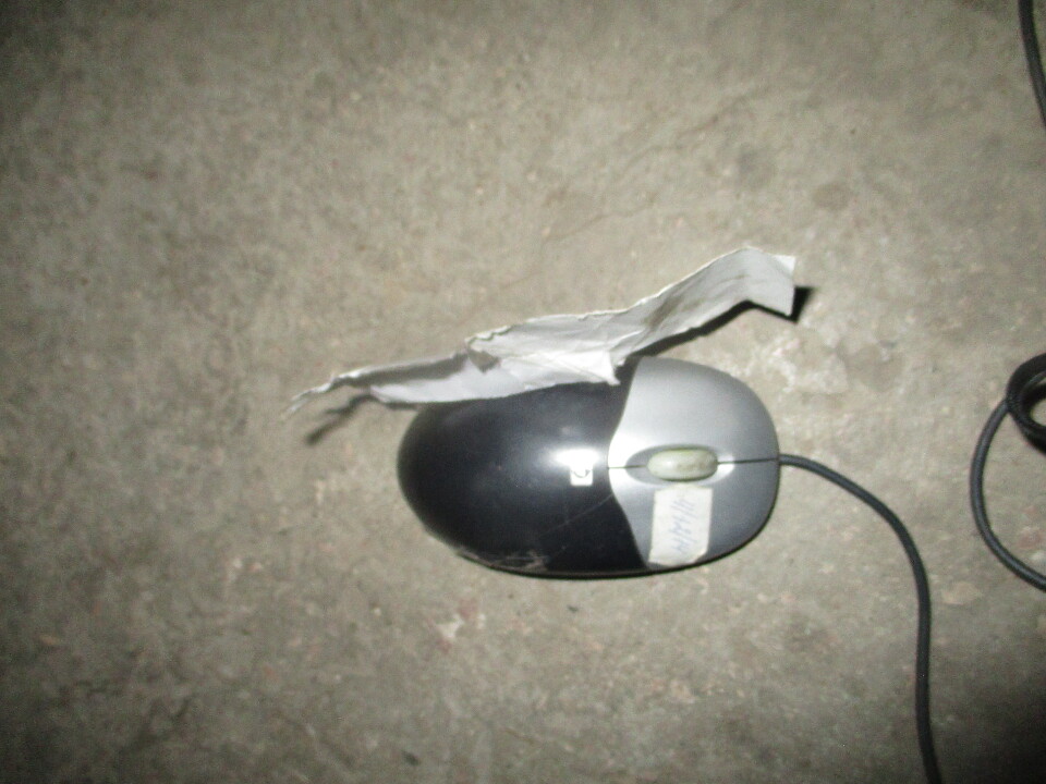 Мишка комп'ютерна, чорно-сірого кольору, б/в