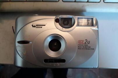 Фотоапарат марки "Wizen", білого кольору