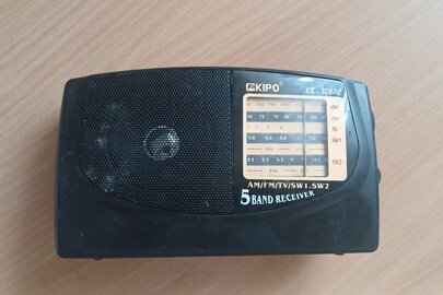Конфісковане майно за рішенням суду: радіоприймач KIPO RADIO KB-308AC, б/в, чорного кольору