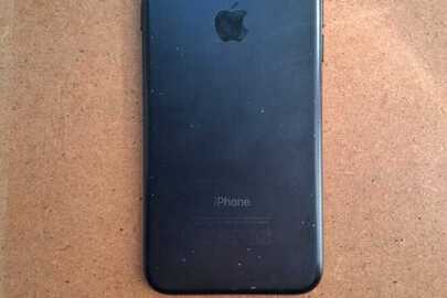 Конфісковане майно за рішеням суду: мобільний телефон марки «Iphone 7», серійний номер F4HV220RHG7F, IMEI 356560084398588, б/в, з сім-картою мобільного оператора "lifecell"