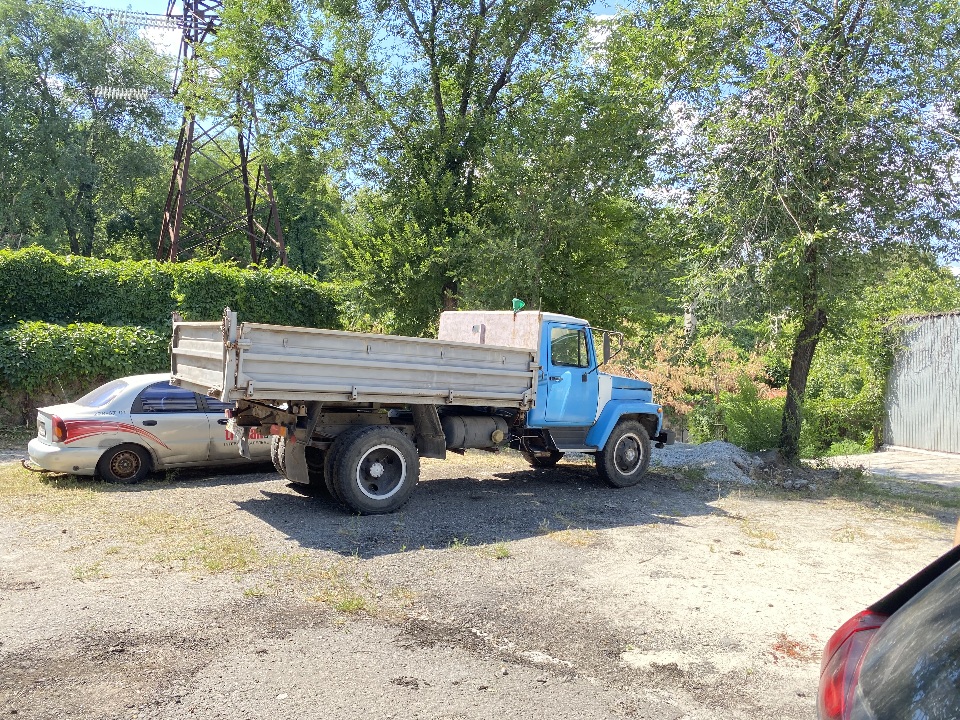 Автомобіль: ГАЗ 3307, вантажний самоскид, реєстраційний номер: АР4938ВТ, VIN/номер шасі (кузова, рами): XTH330720M1423696, 1991 року випуску, колір: синій