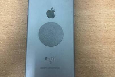 Конфісковане майно за рішенням суду: мобільний телефон марки iPhone 6S сірого кольору FCC/D:BCG-294GA IC:579C-Т2946А, Б/В