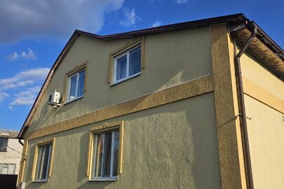 Конфіскація майна за ухвалою суду: 1/2 будинку пл. 204,40 кв.м., 1/2 зем.ділянки, пл. 0,1292 га К/Н 6325782501:01:000:0556 та 1/2 зем.ділянки пл. 0,1808 га, К/Н 6326782501:01:000:0557, адреса: Харківська обл., Куп'янський р., сщ. Борівське вул. Південна,8 