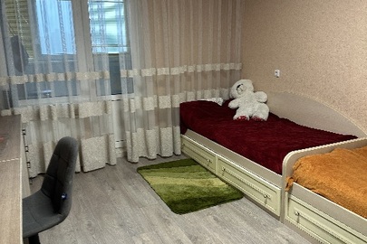 1/2 частка квартири, загальною площею 66,2 кв.м, що знаходиться за адресою: м. Київ, проспект Глушкова Академіка, 9-Є, кв. 331 