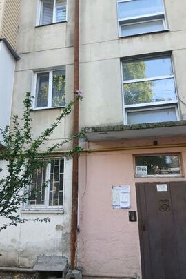 1/3 трикімнатної квартири загальною площею 54,0 кв.м., житловою площею 36,4 кв.м., за адресою: Одеська обл., м. Чорноморськ, пров. Шкільний, буд. 4, кв. 4