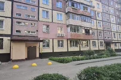 1/6 частина трикімнатної квартири,  загальною площею 62.6  кв.м., за адресою місто Дніпро, вулиця Юрія Магалевського ( Генерала Захарченка) будинок 2 квартира 28 