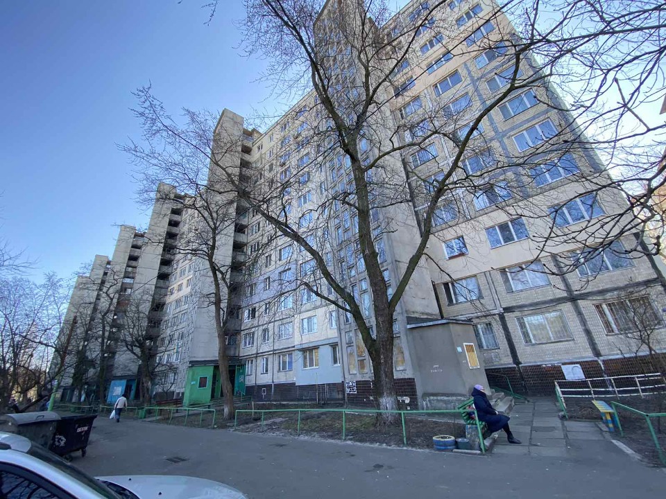 ІПОТЕКА: Трикімнатна квартира загальною площею 68 кв.м за адресою: м. Київ, вул. Космонавта Волкова 8, кв.221