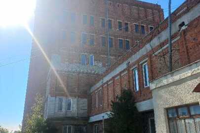 Незавершений будівництвом, адміністративно-побутовий корпус з матеріальним складом, готовністю 82%,за адресою:Тернопільська область, м.Тернопіль, вул.Поліська 11