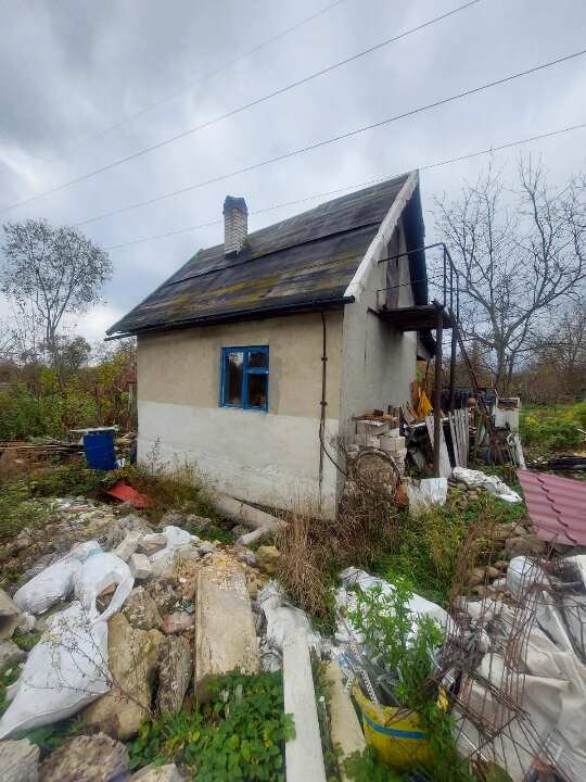 Садовий будинок літ. А-1, заг. пл. 15,7 м. кв. та земельна ділянка для індивідуального садівництва КН: 4625888600:03:000:0722, заг. пл. 0,0611 га., за адресою Львівська область, Яворівський район, село Терновиця, вулиця Садова, будинок 321