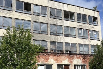 Нежитлова будівля адміністративно-побутового комбінату (на Р-2) літ. "Ц-4", загальною площею 3538,3 кв.м., за адресою Львівська область, Дрогобицький район, с/рада Болехівська, Дрогобицьке урочище, буд. 127/20
