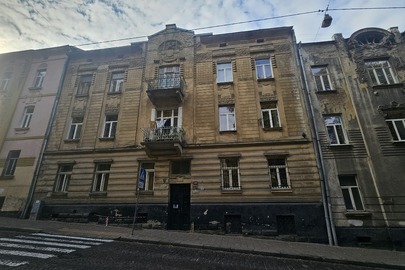 1/2 частка однокімнатної квартири загальною площею 32,8 м.кв., що розташована за адресою: місто Львів, вулиця Івана Франка, буд.130, кв.4а